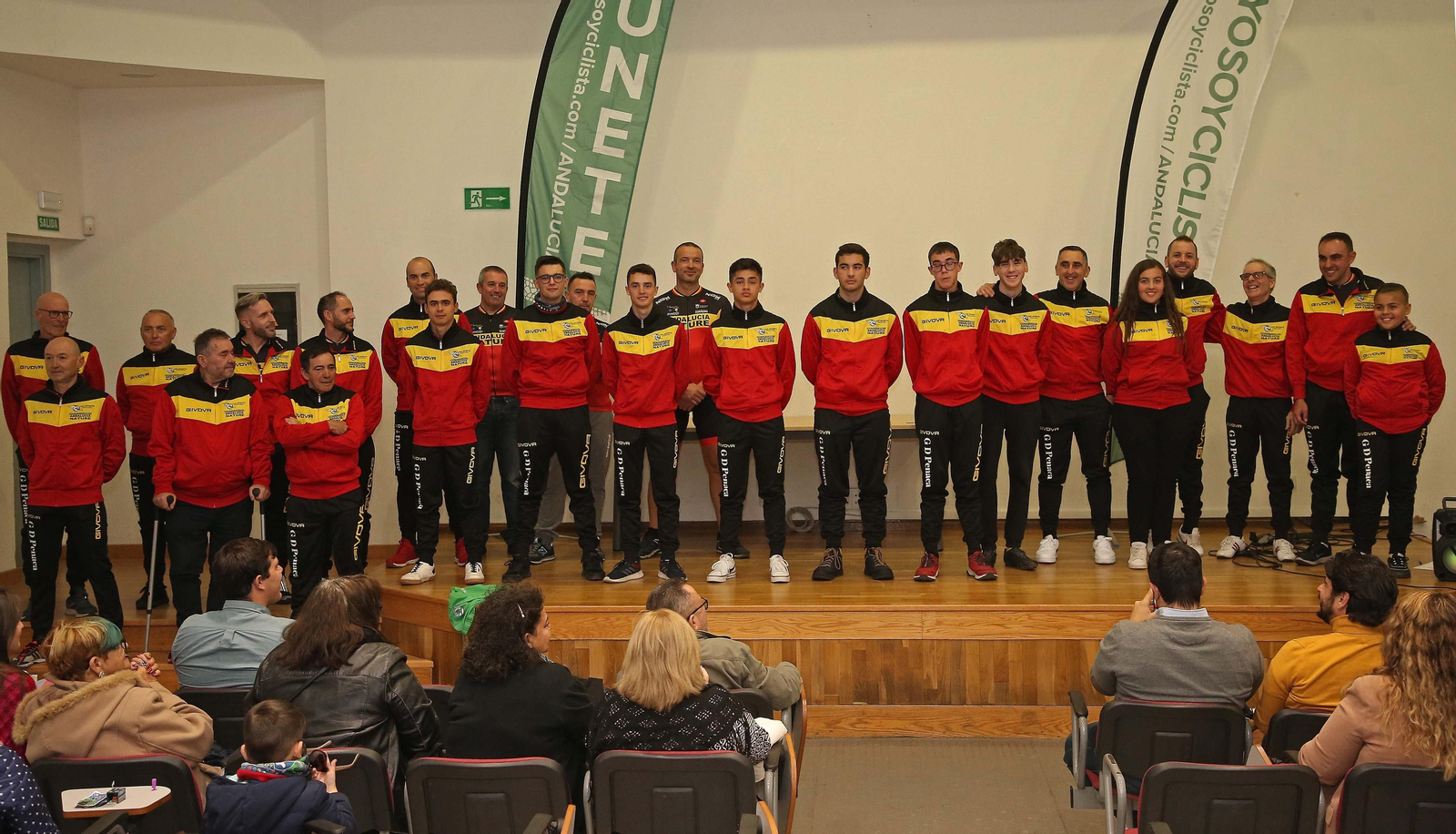 Fotos de la presentación del club de ciclismo 'Andalucía Nature' en Algeciras