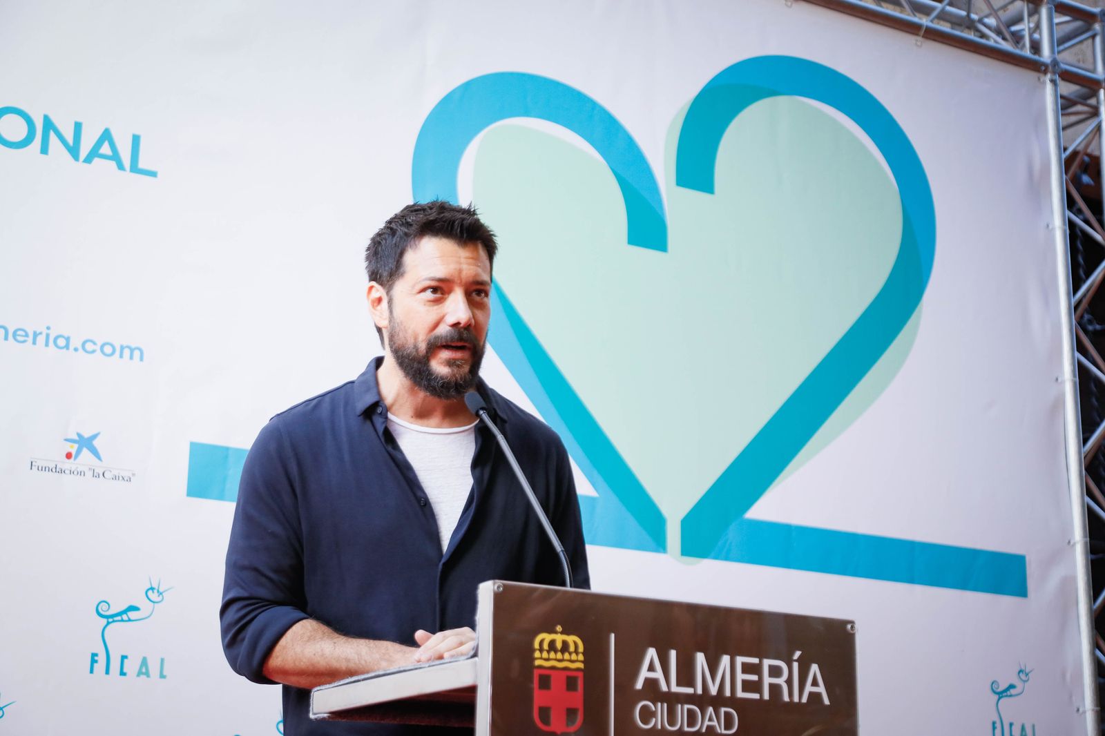 Imágenes en el paseo de la fama de Álvaro Morte