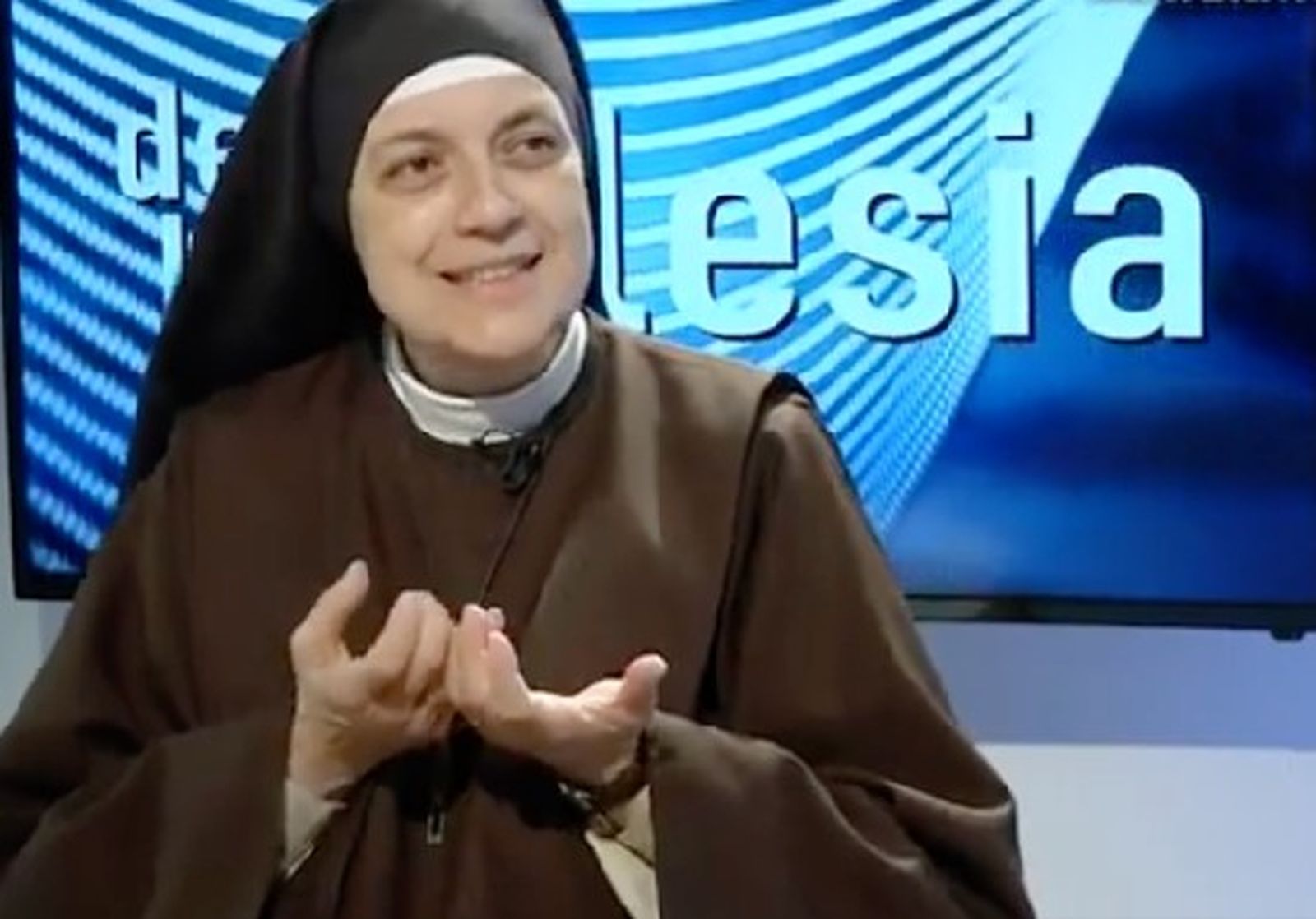 La monja Olga María del Redentor durante una entrevista