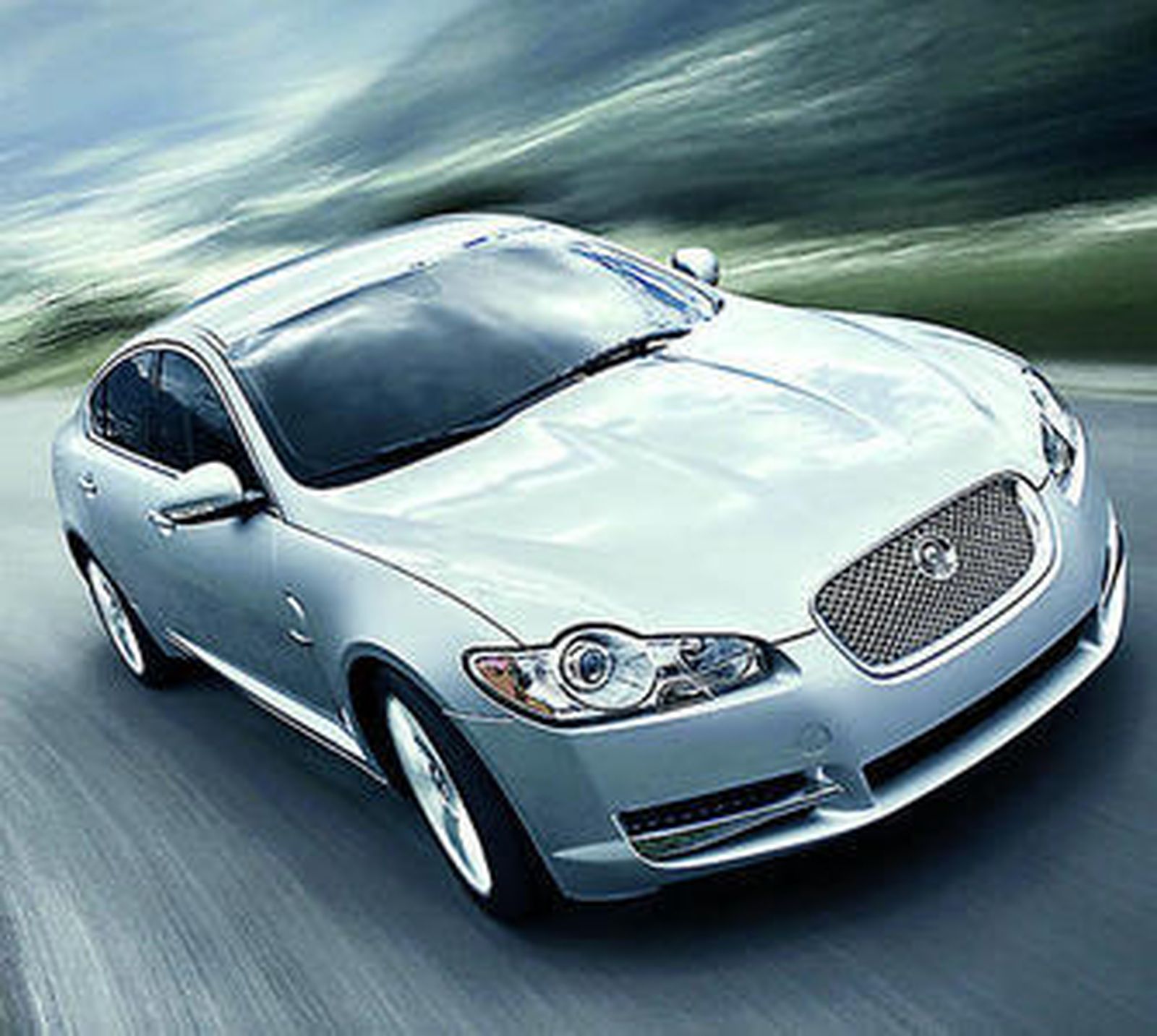 El diseño deportivo del Jaguar XFR aporta dinamismo y fuerza al exterior.