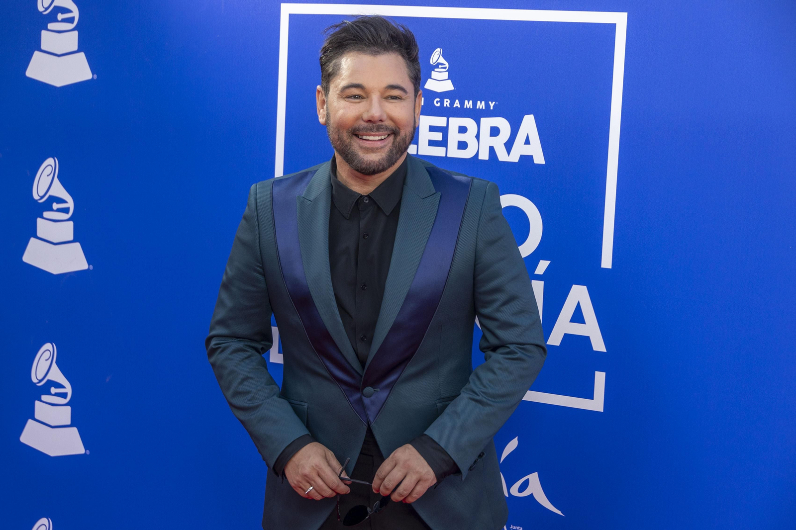 Las imágenes de la alfombra roja en el Falla con el homenaje de los Latin Grammy a Paco de Lucía