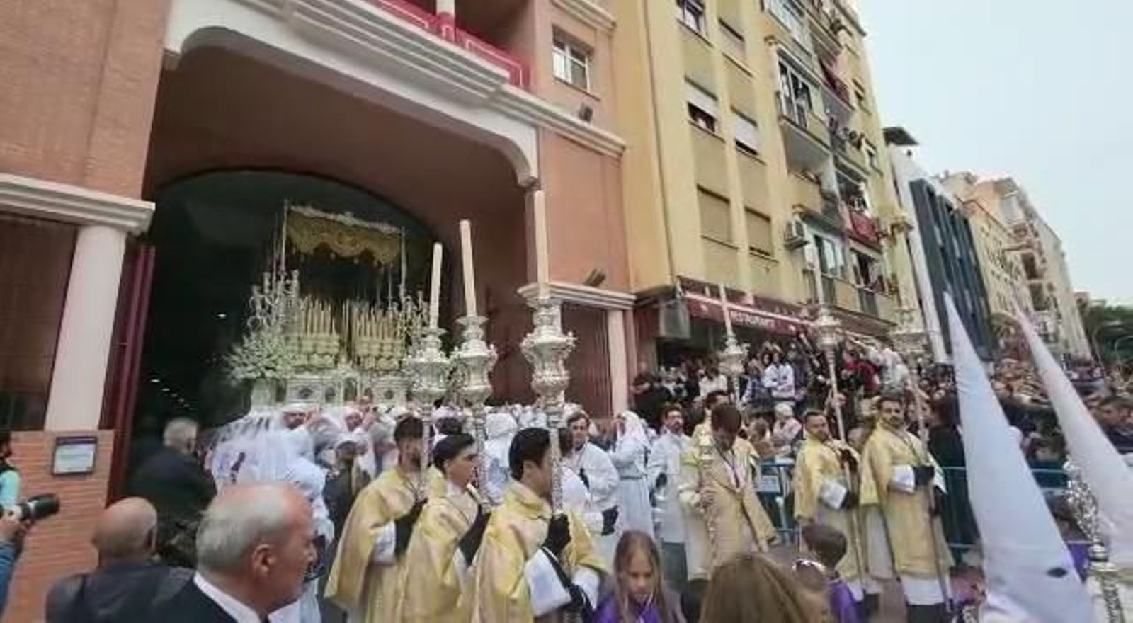 Salida del Rocío, 'La Novia de Málaga', en el Martes Santo