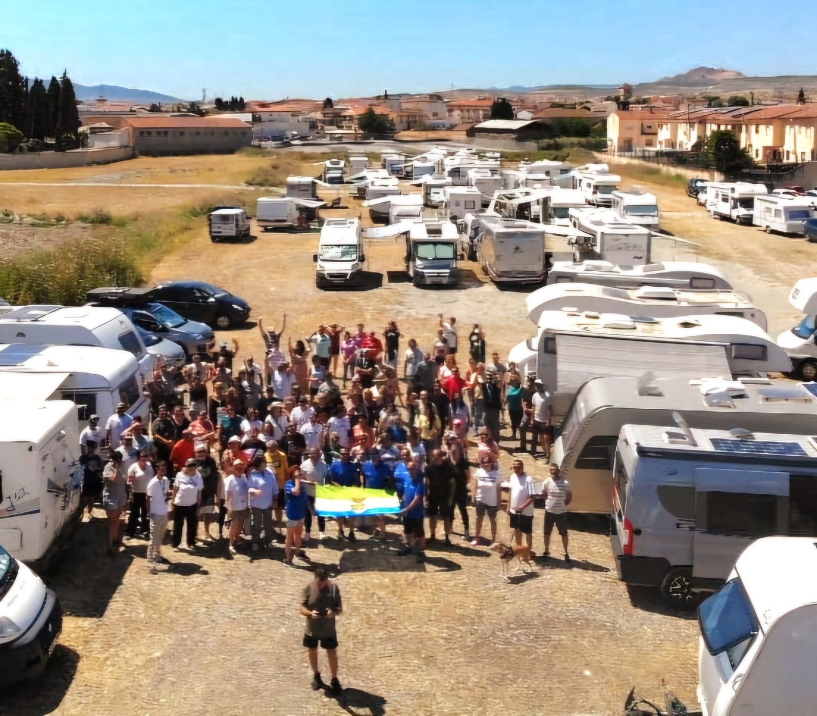 Parque habilitado para la concentración de caravanas.