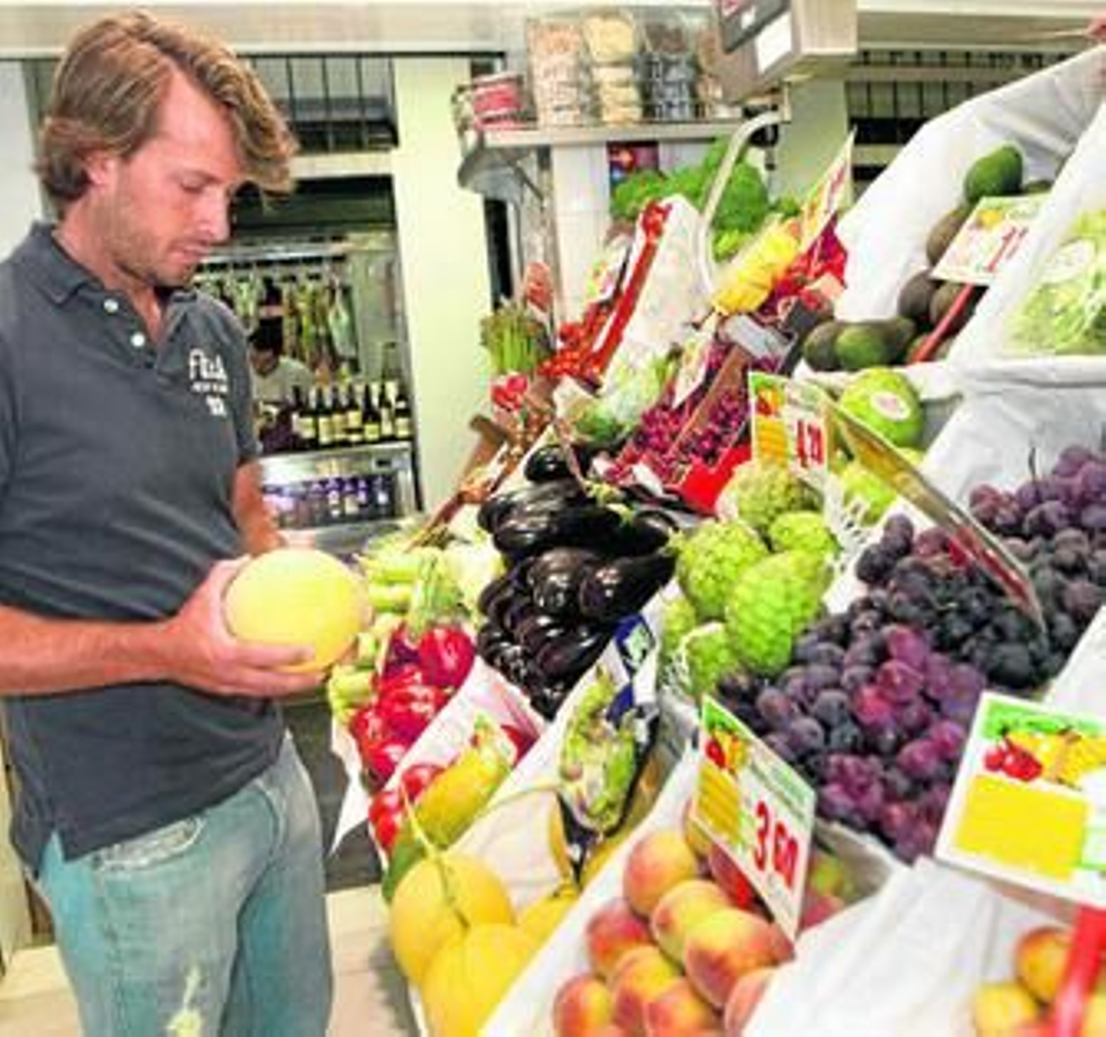 La compra de frutas y  verduras es obligada para seguir los principios de la dieta mediterránea
