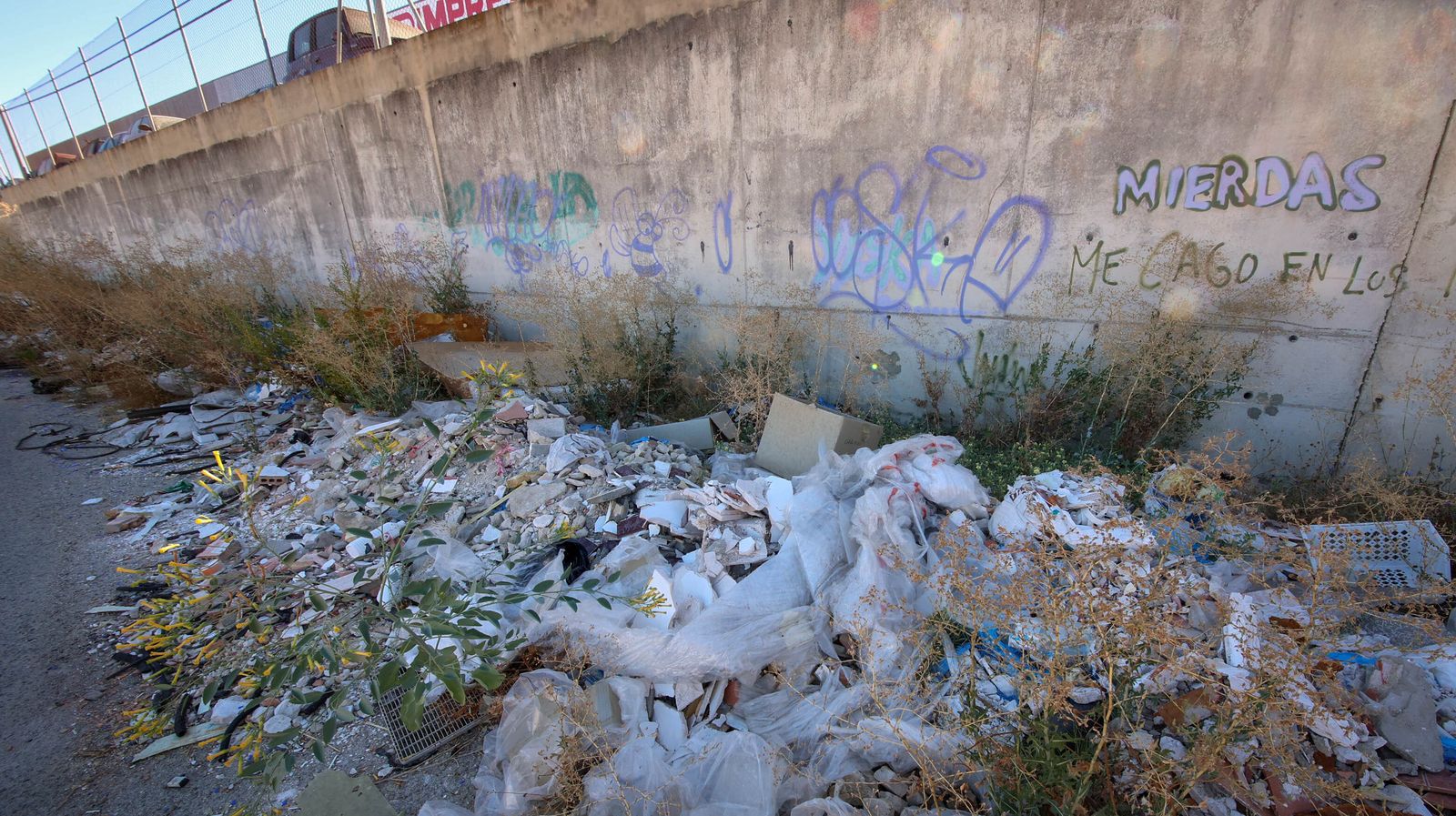 Escombrera ilegal en Jerez