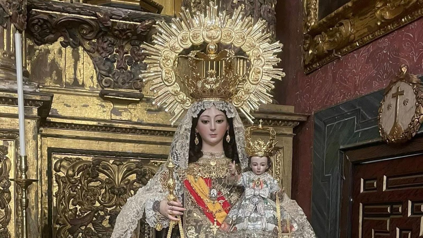 La Virgen del Carmen, lista para su rosario.