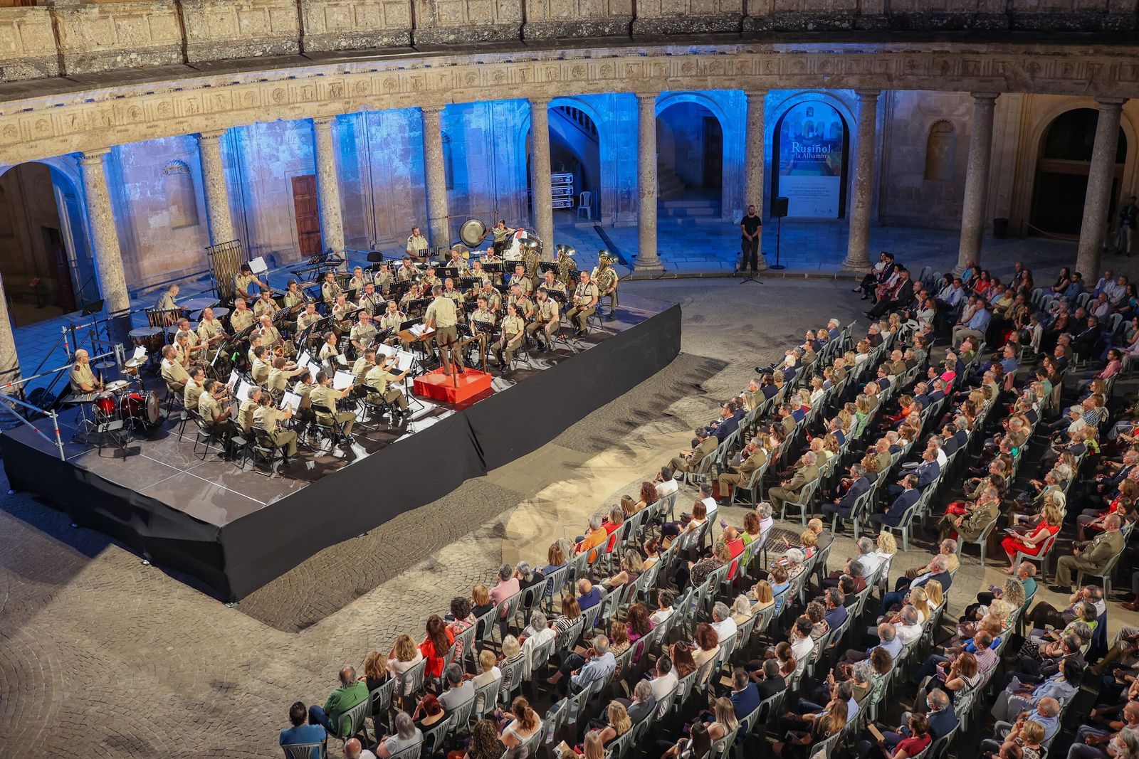 Las mejores imágenes del concierto del Madoc en el Palacio de Carlos V en Granada