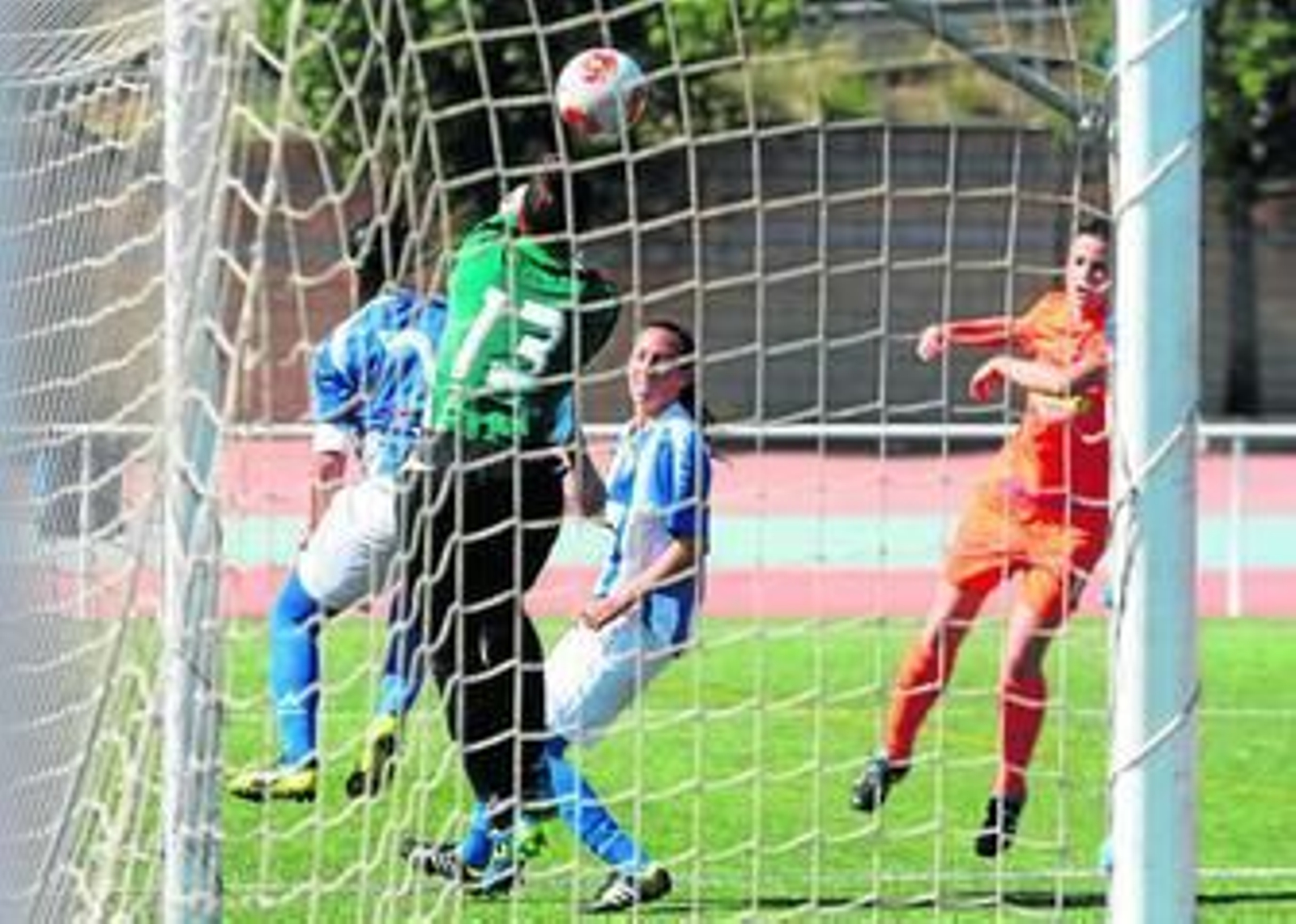 El Fundación Cajasol recibe mañana al rival más complicado, un Barcelona que llega con el título en el bolsillo.