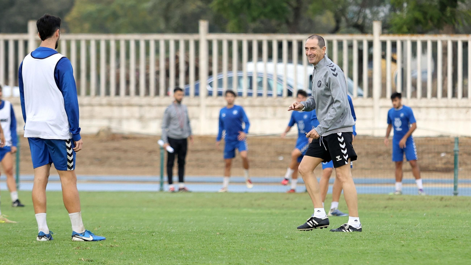 Primer entrenamiento del nuevo entrenador en el Xerez DFC