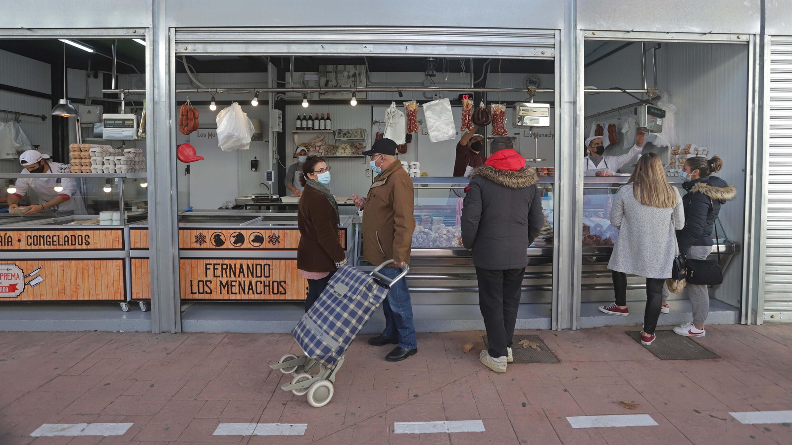 Fotos de la apertura del Mercado provisional en La Línea