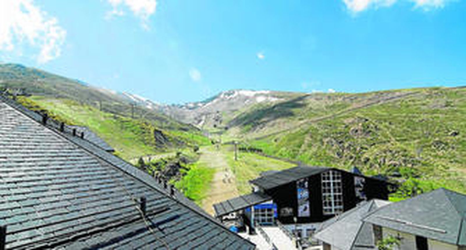 La nueva fórmula de la Junta de Andalucía para convertir a la estación en un destino del turismo familiar suma deporte, naturaleza y cultura.