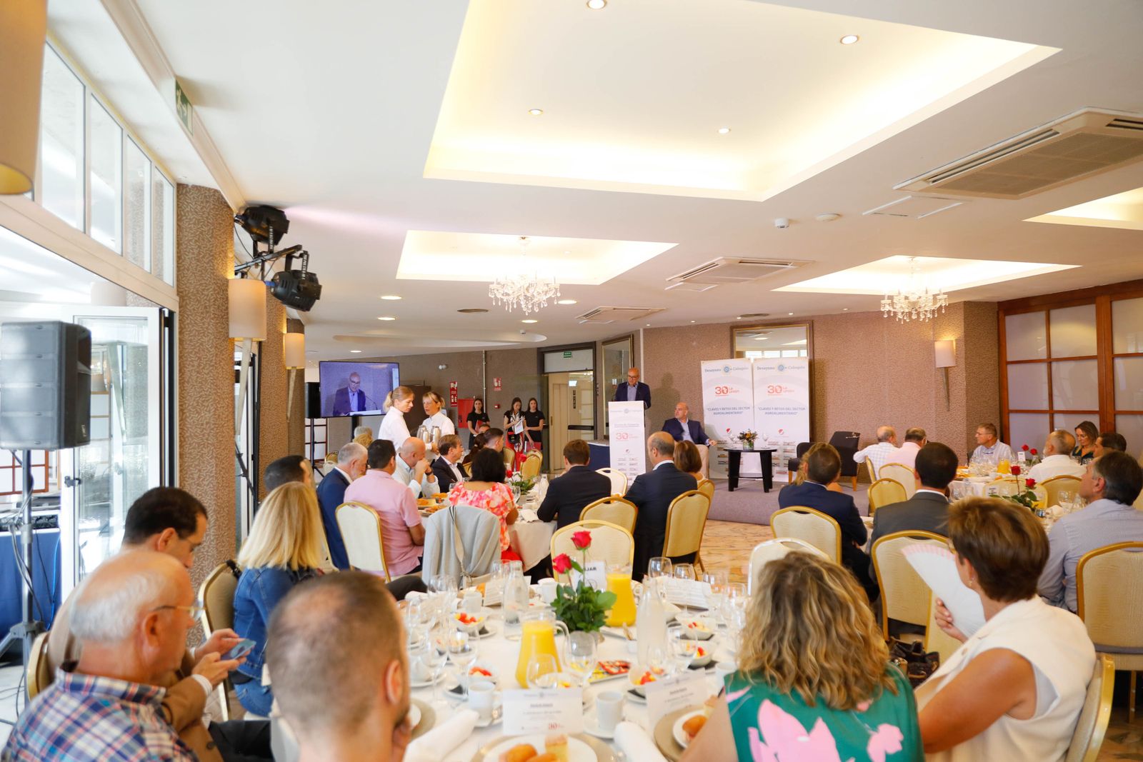 Imágenes del desayuno coloquio de Diario de Almería, con Jesús Barranco, CEO de La Unión