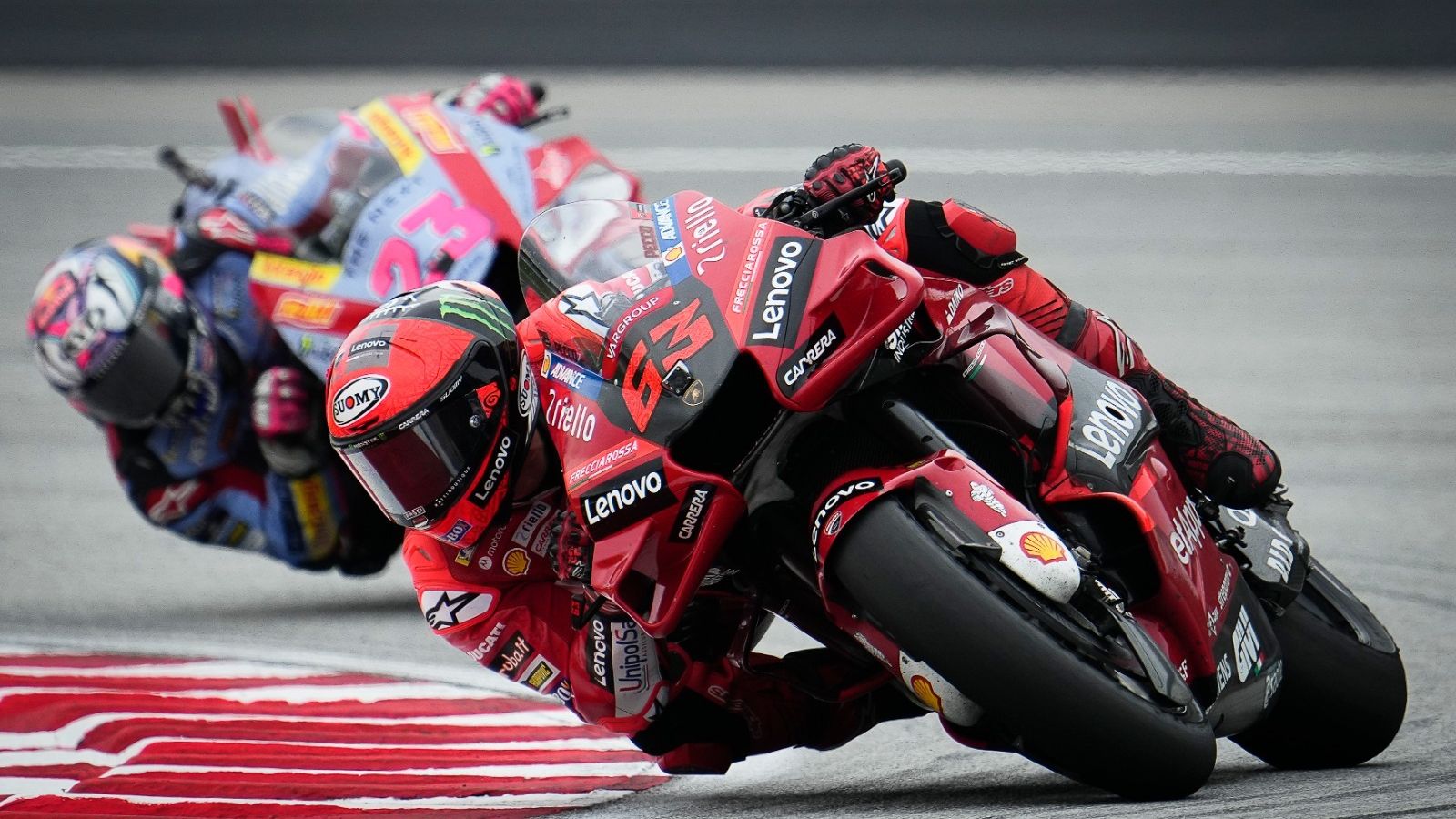 Bagnaia aguantó el tipo y está a un pasito de lograr el Mundial.