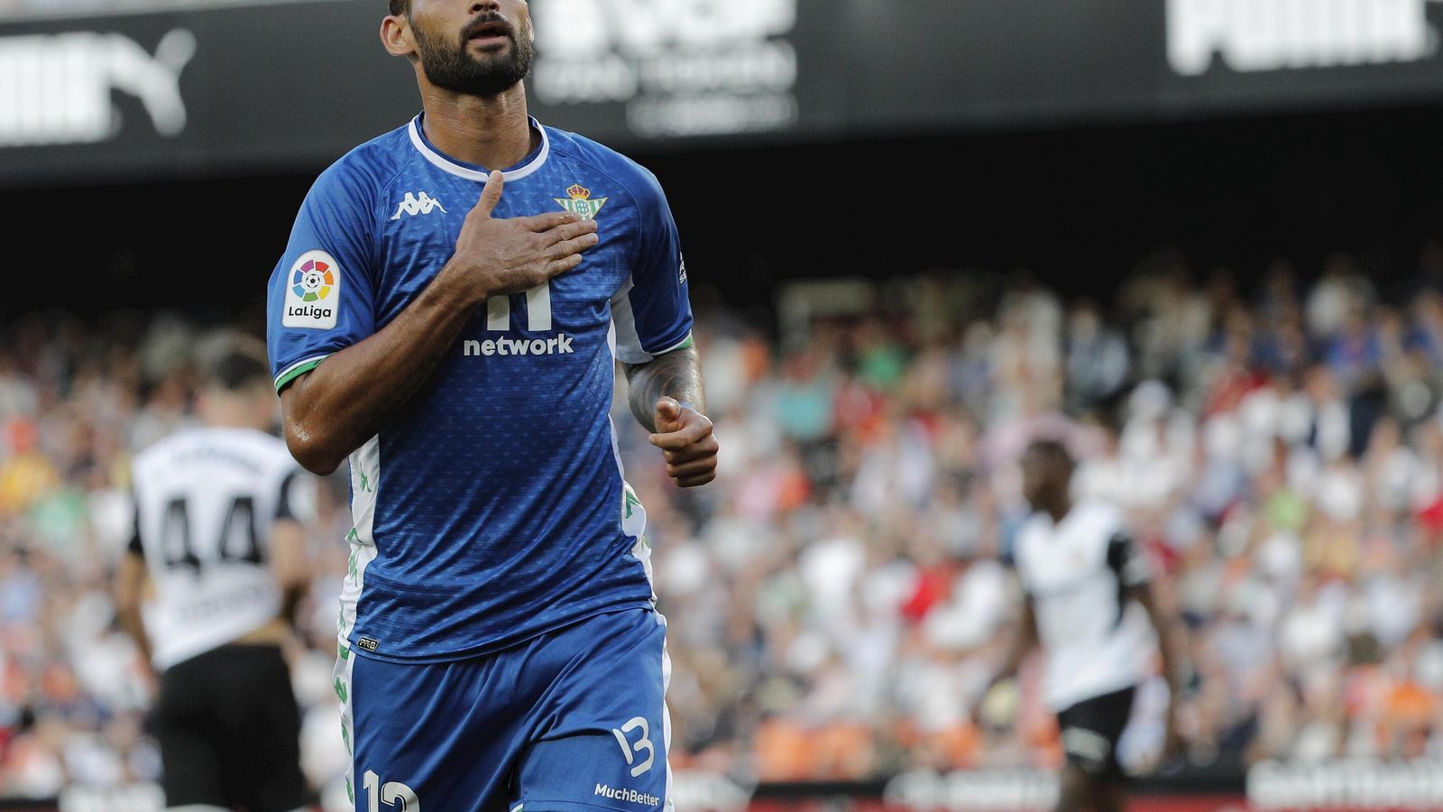 Willian José celebra un gol con el Betis.