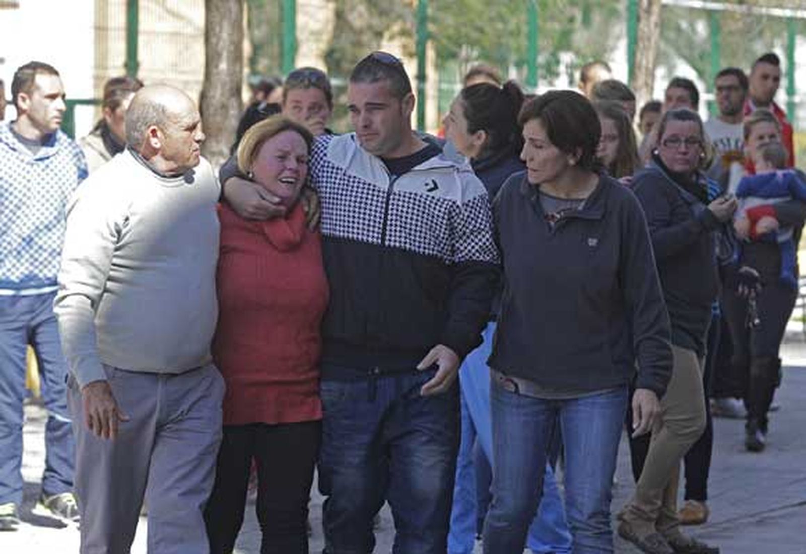 Vecinos de Petra condenan el crimen con una nueva concentración