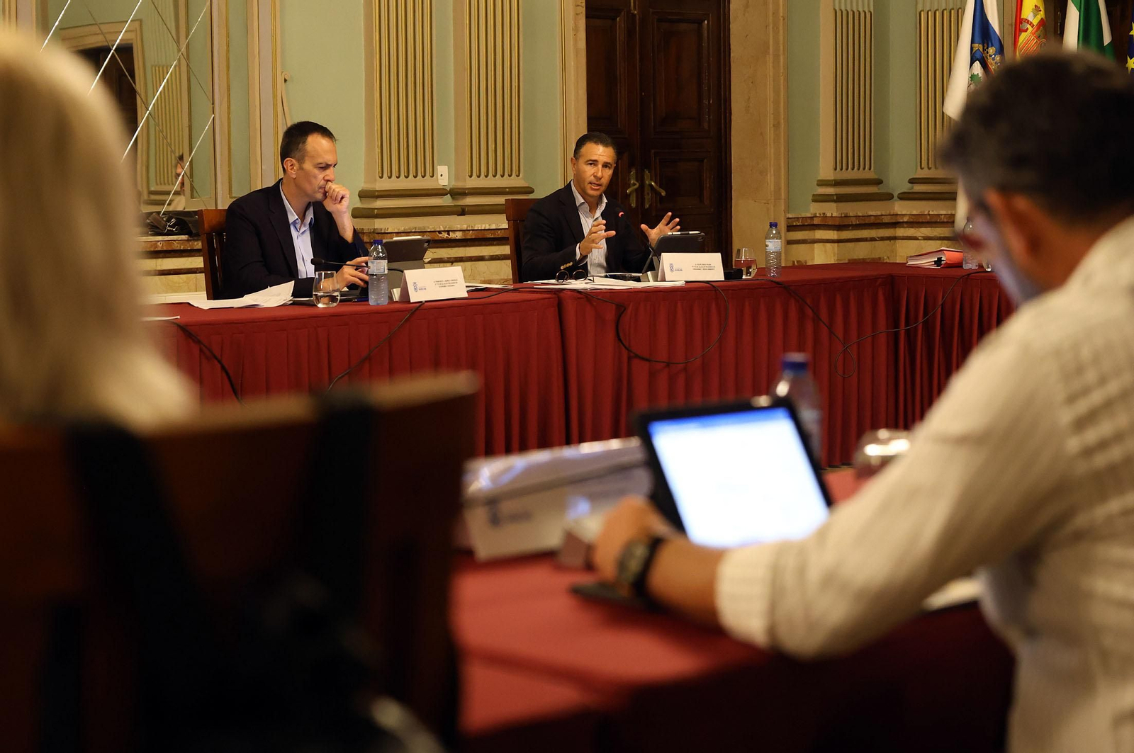 Imágenes del pleno ordinario correspondiente al mes de junio en el Ayuntamiento de Huelva