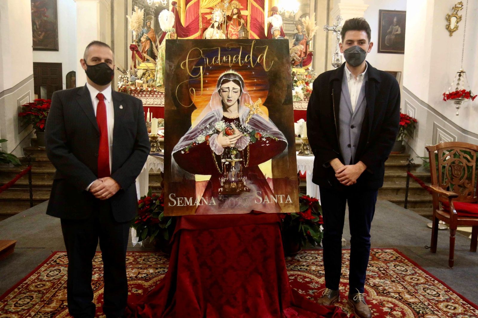 El Cartel de la Semana Santa 2022 entre el autor del mismo y el presentador del acto