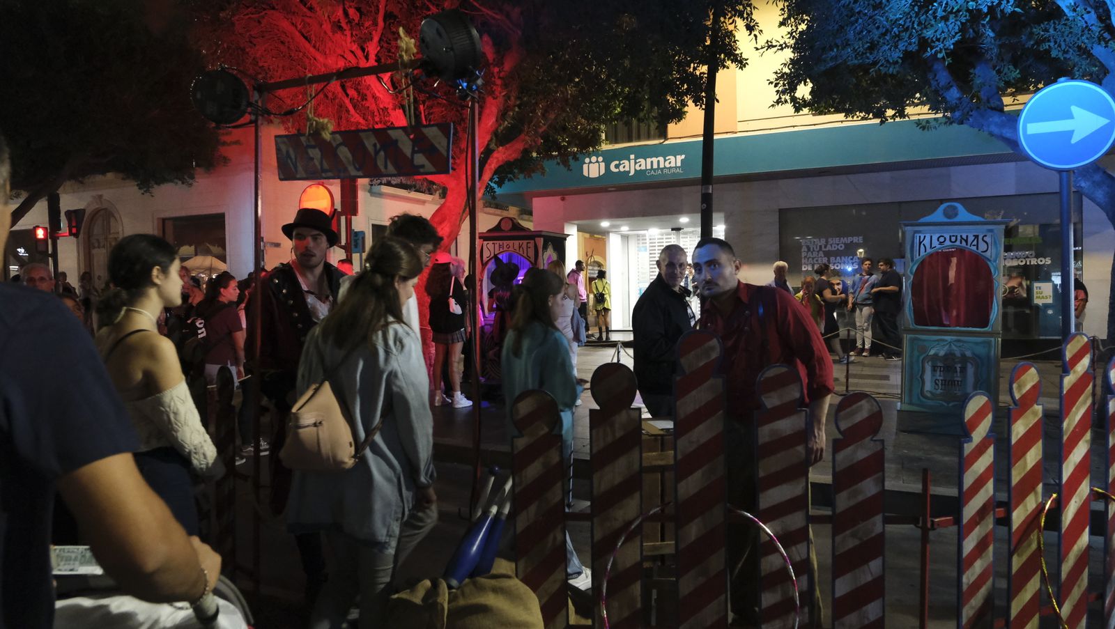 Las imágenes de la Noche en Negro en Almería, Halloween.