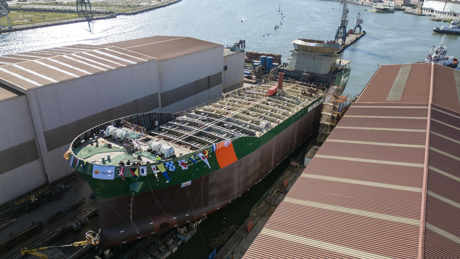 Botadura del 'Bahia Candela', en los astilleros de Murueta, Vizcaya