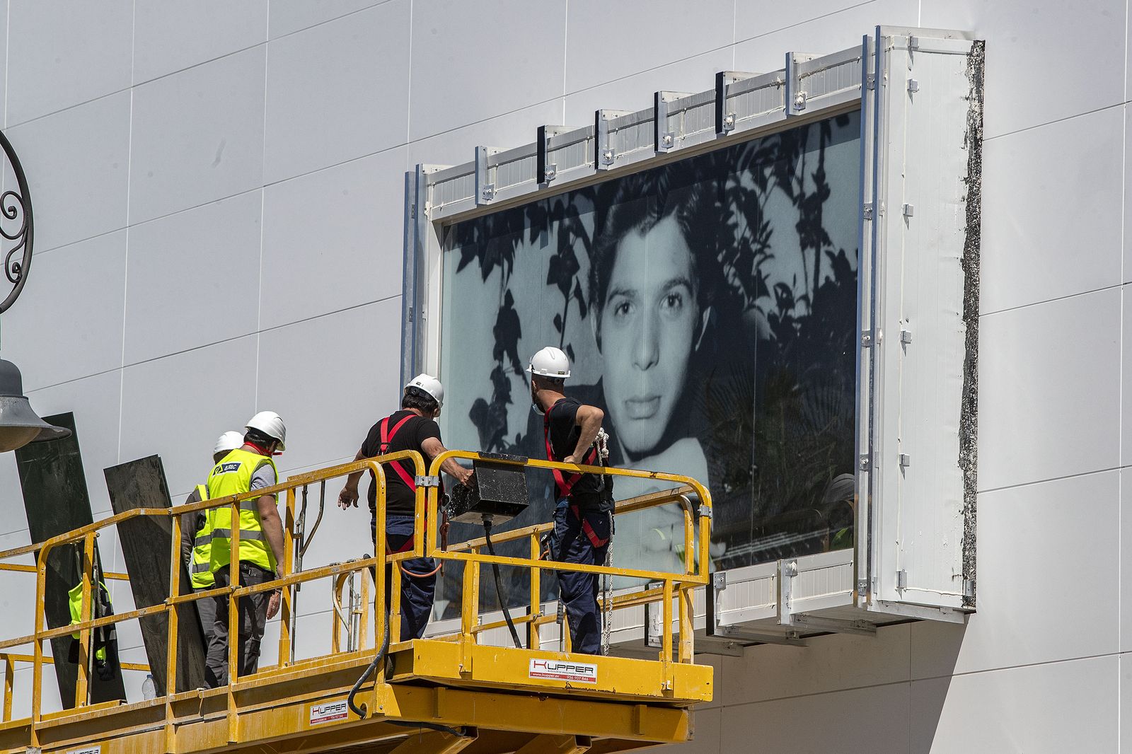 Foto del centro de interpretación Camarón, durante las obras de construcción.