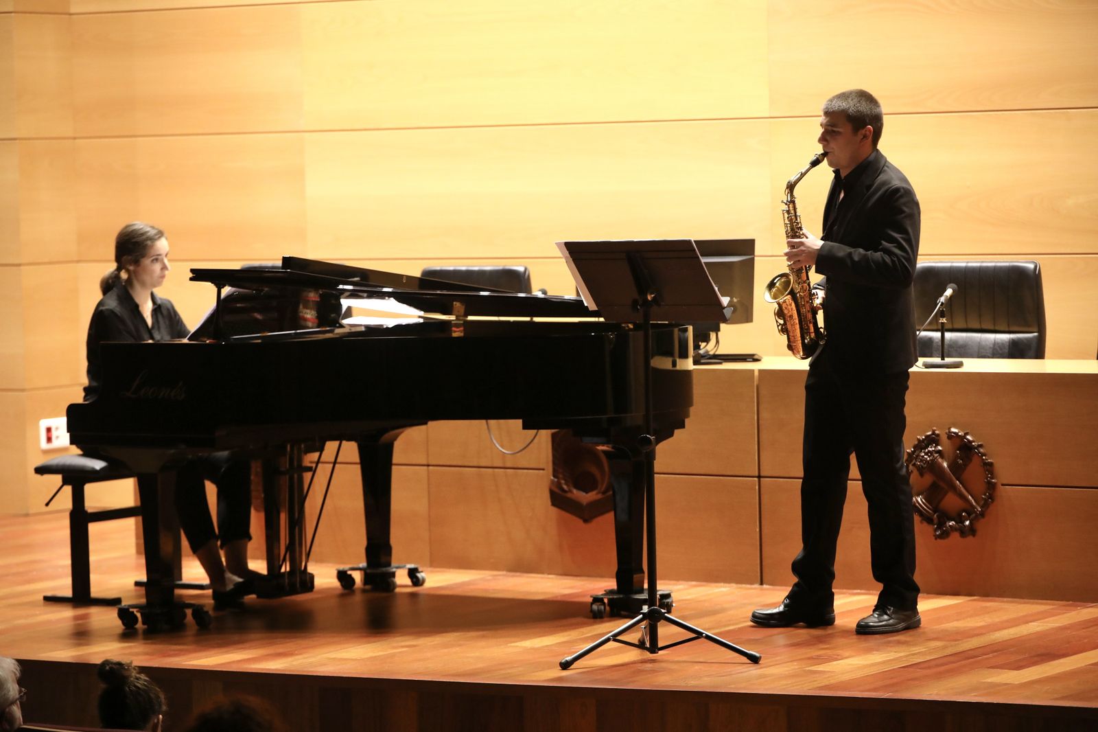 Lucía Araceli Moreno Sanz y Aarón González Blanco, en un momento de su actuación.
