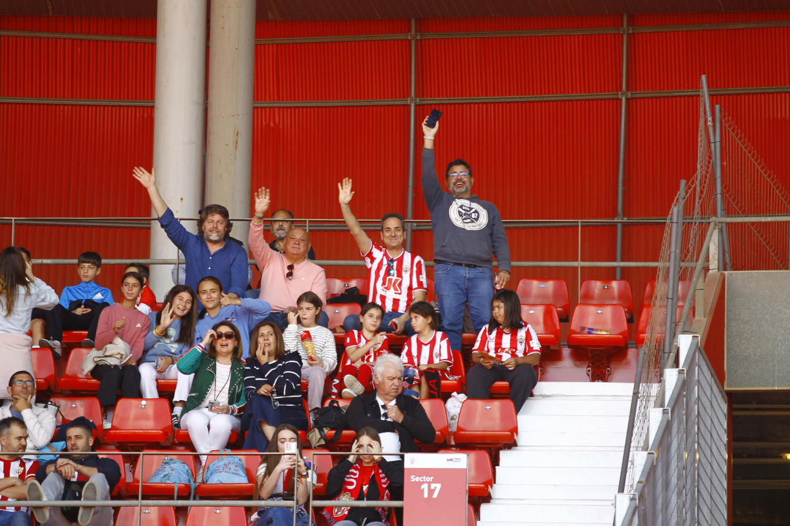 Las imágenes del triste descenso de la UDA ante el Getafe