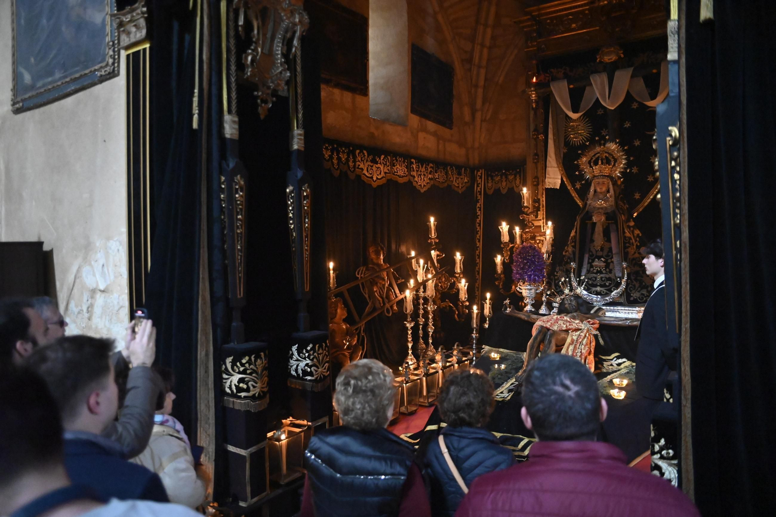 Las mejores fotos del besapiés al Cristo del Remedio de Ánimas de Córdoba