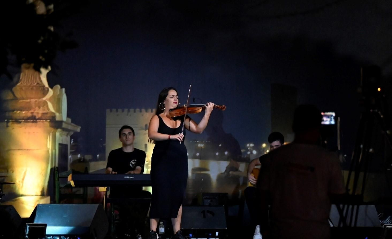 Una noche en la verbena de la Federación de Peñas Cordobesas, en imágenes