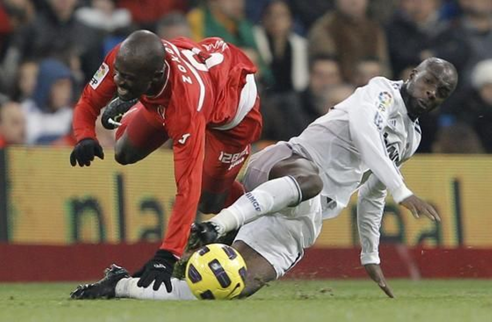 El Sevilla cae en el Bernabéu pese a jugar con un jugador más durante casi media hora. / EFE
