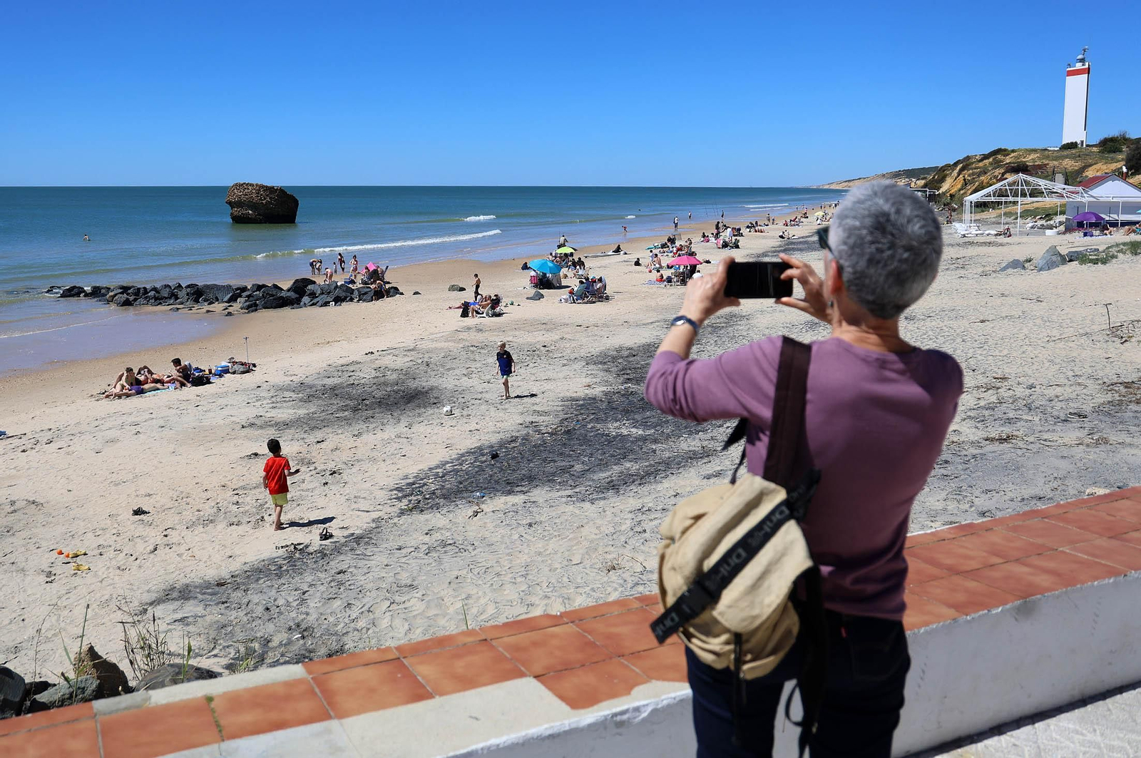 Imágenes del ambiente en las playas de Huelva