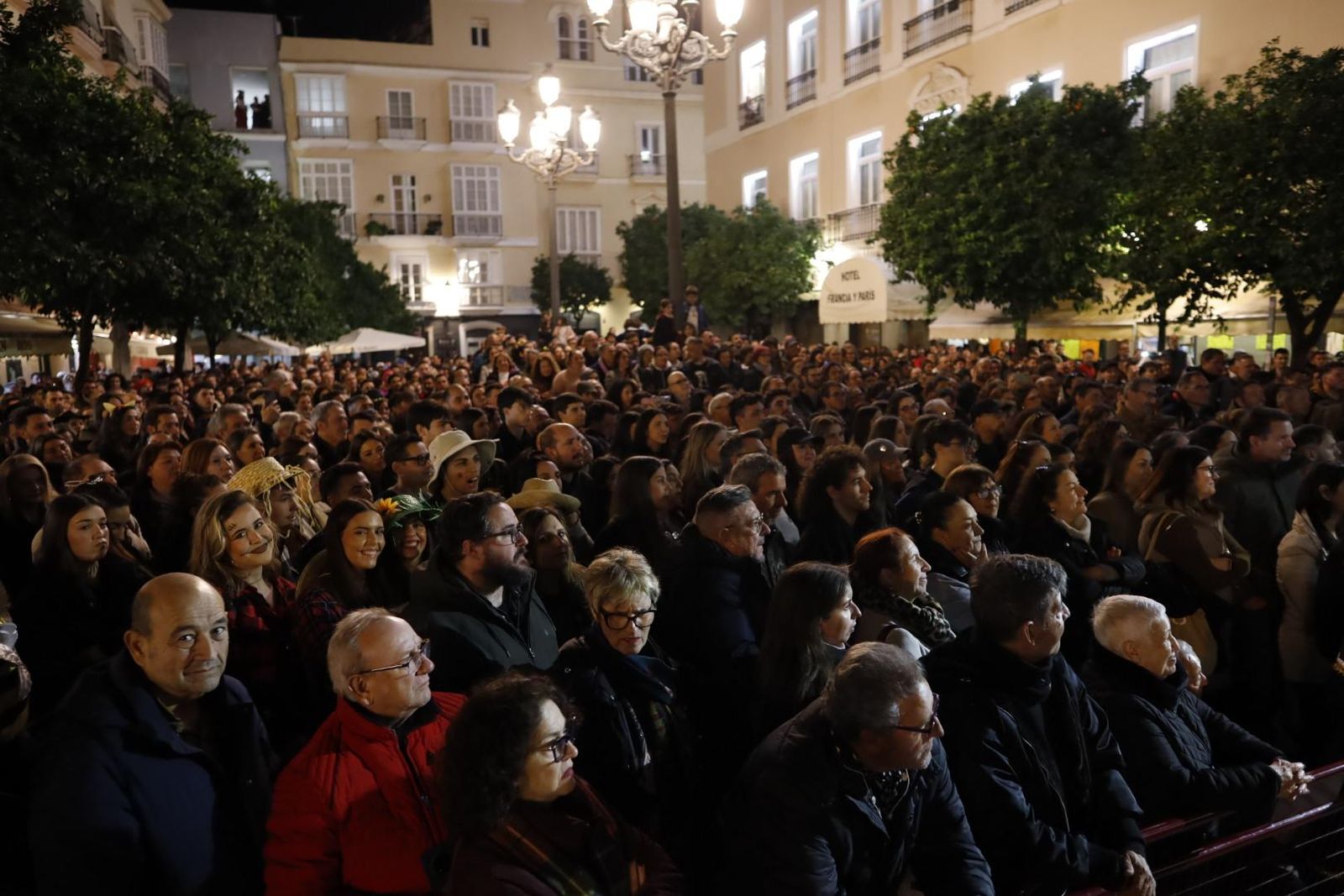 Las mejores imágenes del Jueves de Carnaval en Cádiz