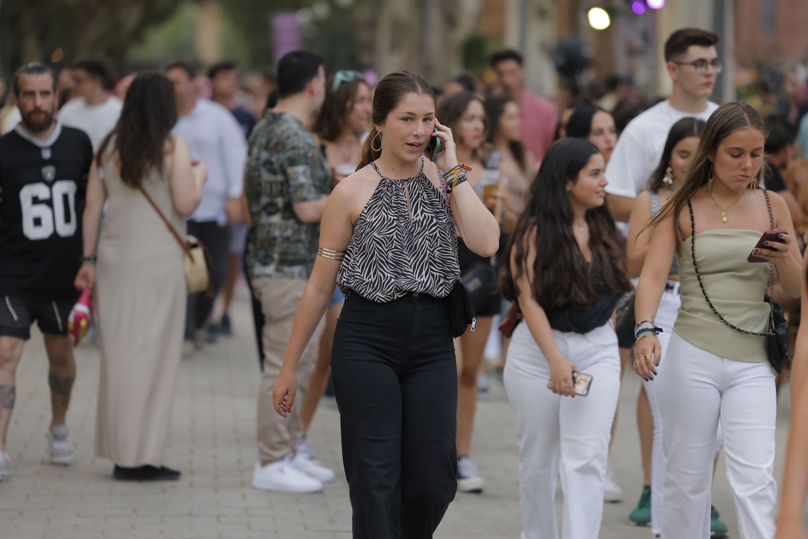 Búscate en las fotos del concierto de Bizarrap