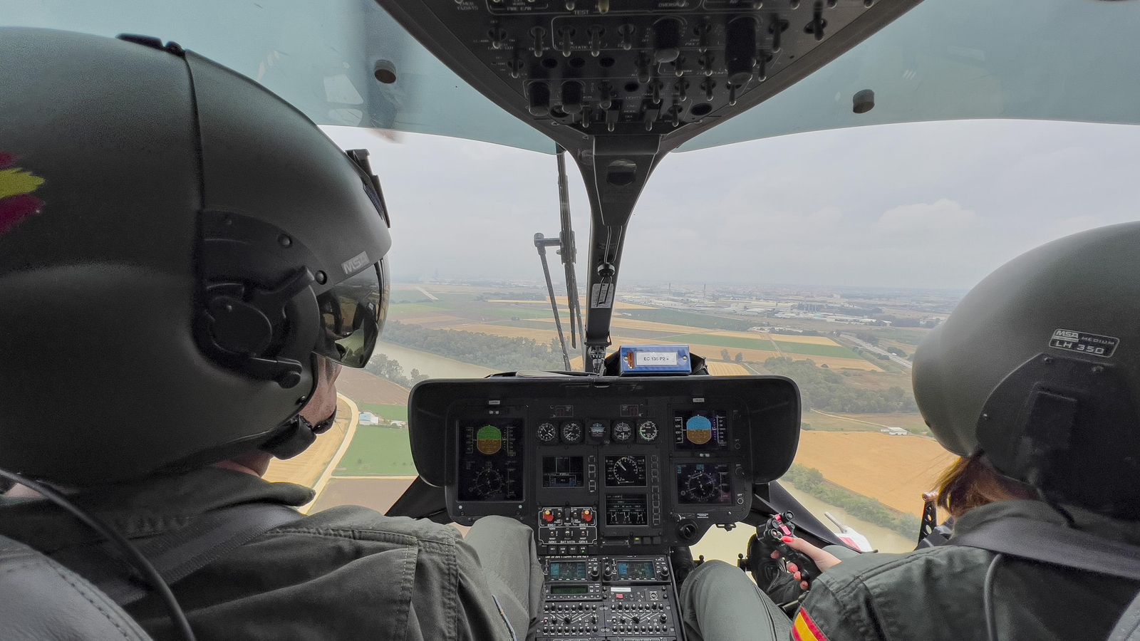 Las impresionantes fotos del camino del Rocío, desde el helicóptero de la Guardia Civil
