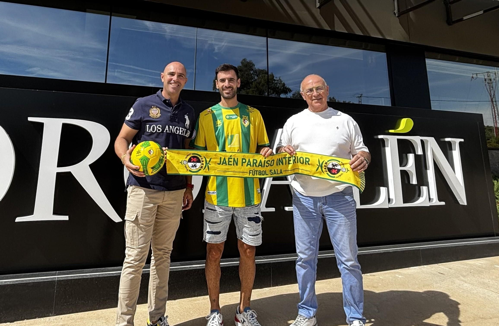 Eloy Rojas, junto a José Gálvez y Germán Aguayo en las instalaciones de Oro Bailén.