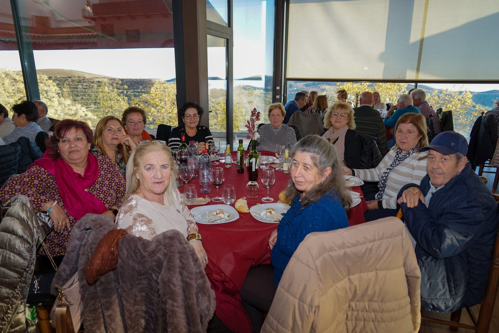 300 mayores de Vícar celebran las fiestas por todo lo alto en la Bodega Cuatro Vientos de Murta
