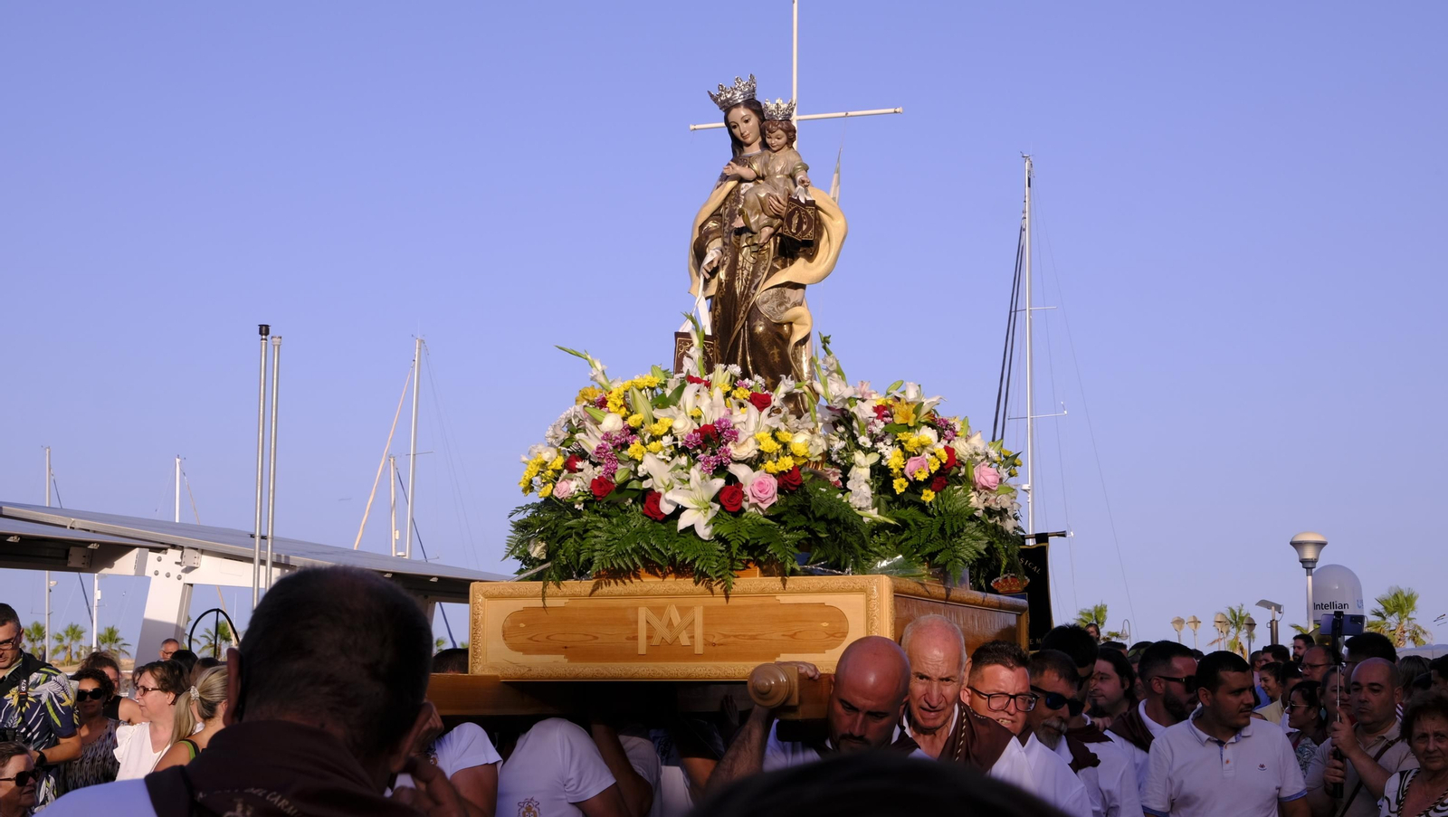 Procesión marinera  de la Virgen del Carmen en Aguadulce