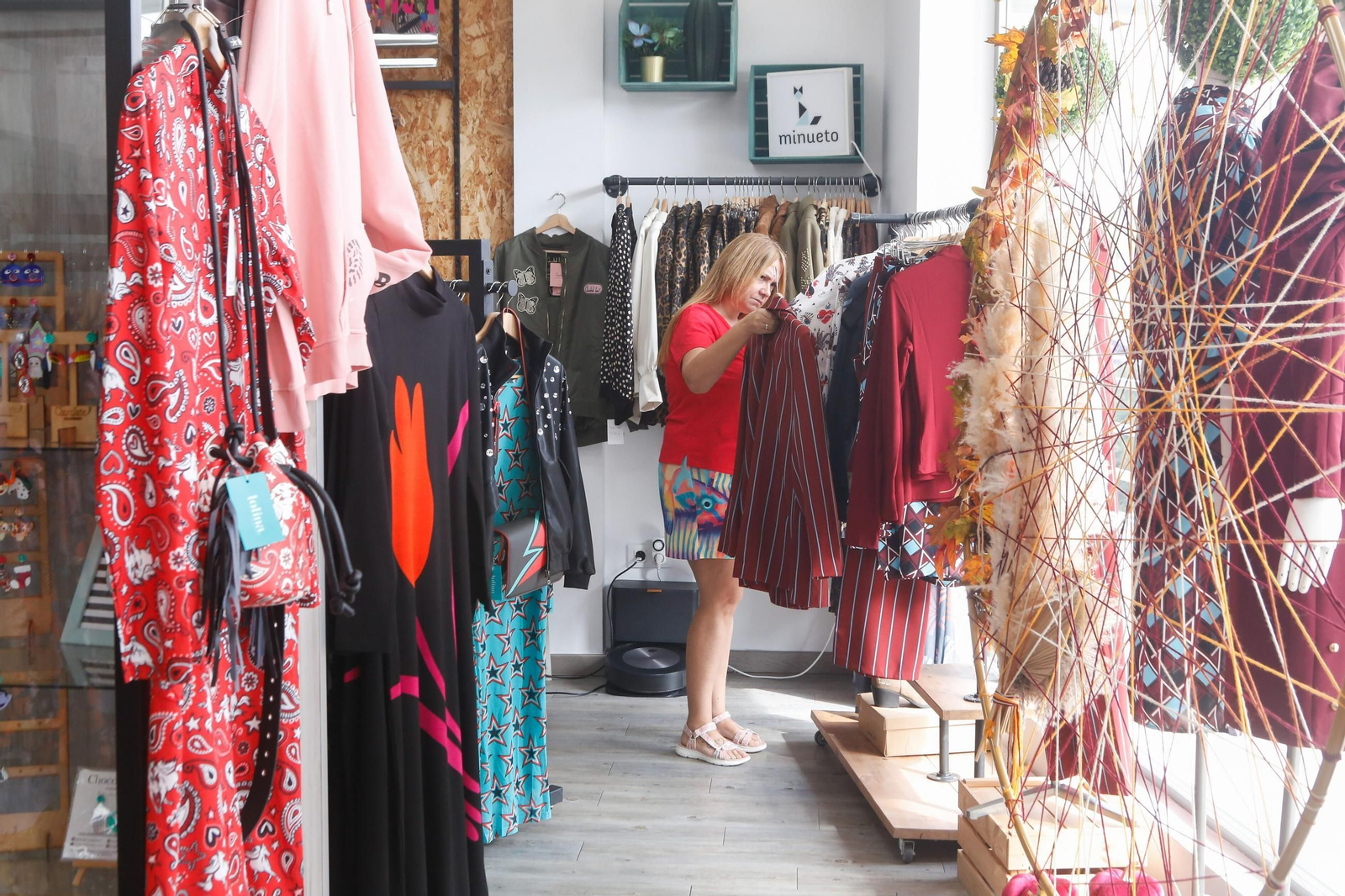 Una clienta, en Maruja Tacón.