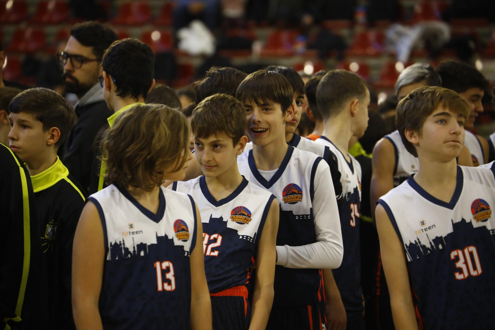 Las mejores fotos del ambiente en Vista Alegre para el Coto Córdoba - Zornotza