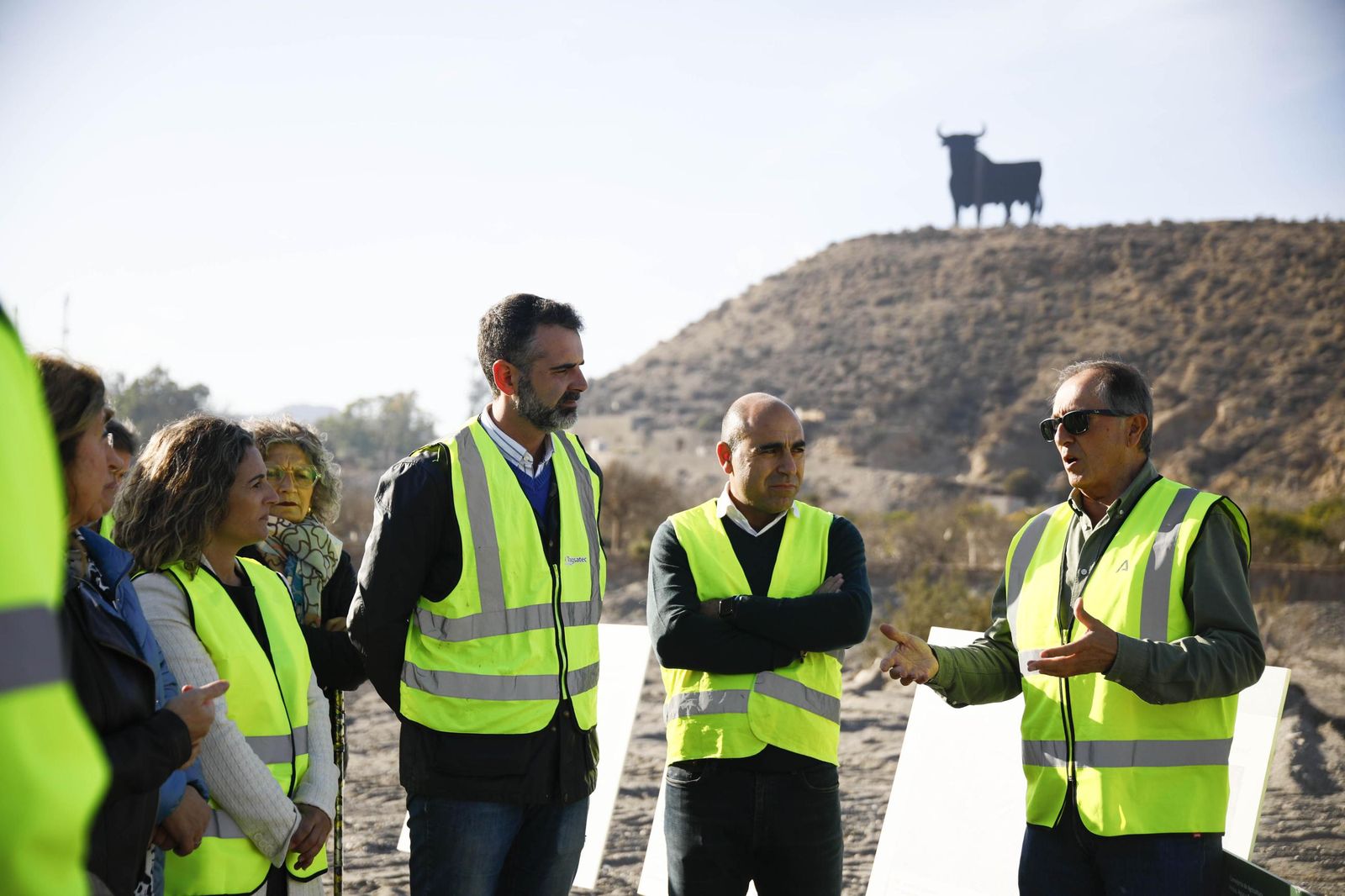 Las imágenes de la visita las obras de restauración hidrogeomorfológica y de naturalización del cauce del río Andarax, en Rioja