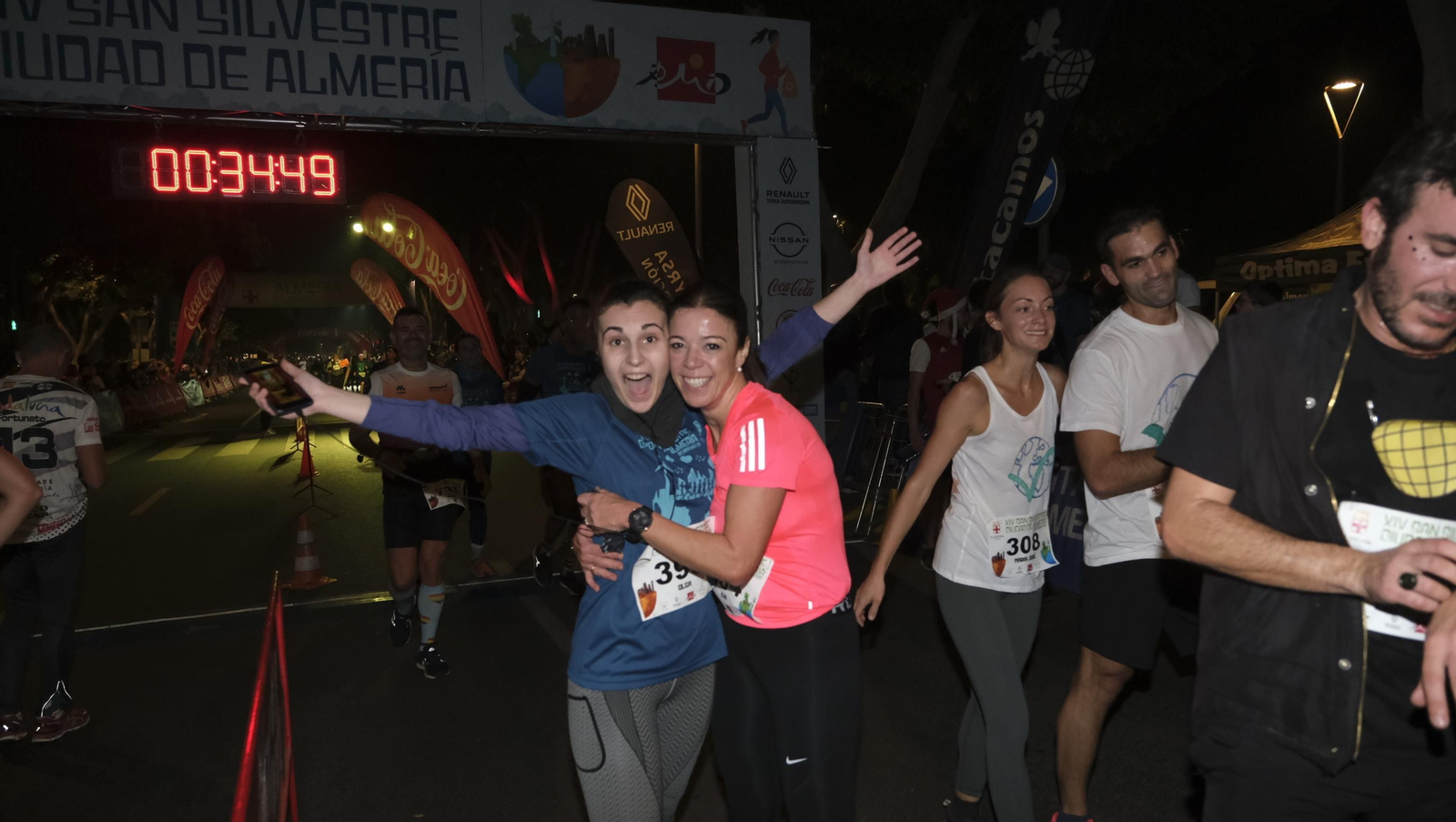 Imágenes de la XIV edición de la San Silvestre de Almería