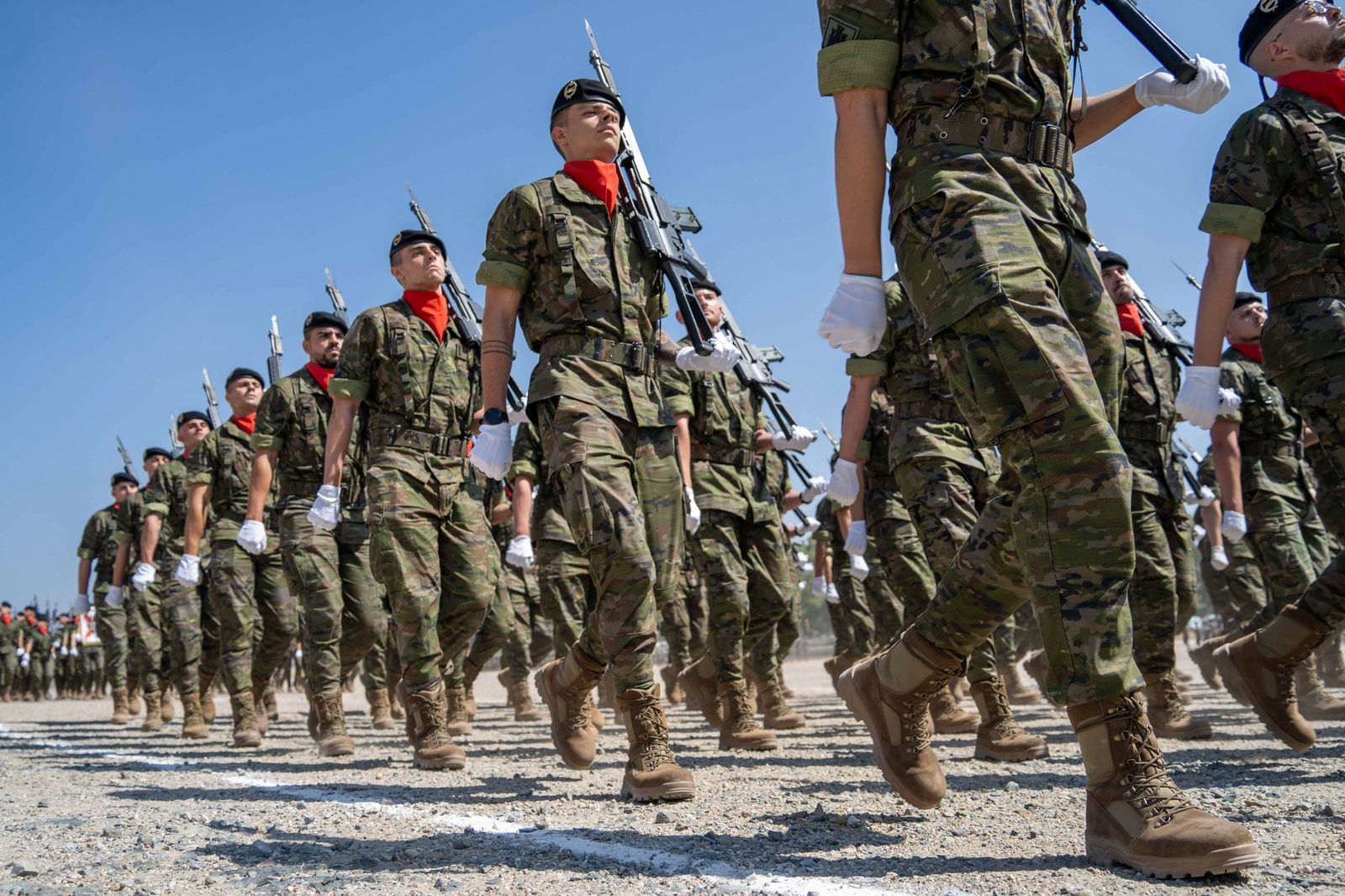 Una paradar militar celebrada en la base de Cerro  Muriano.