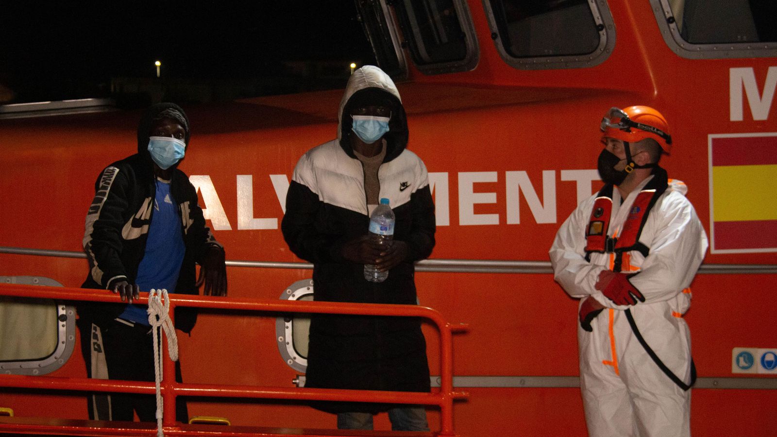 Rescatadas nueve personas en la Costa de Granada