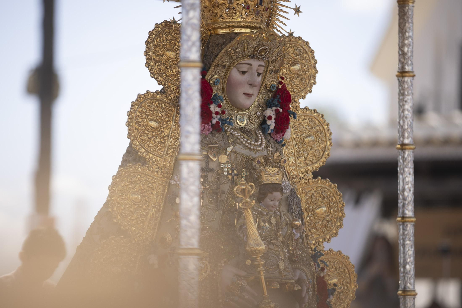 Las mejores imágenes de la procesión de la Virgen del Rocío en la aldea