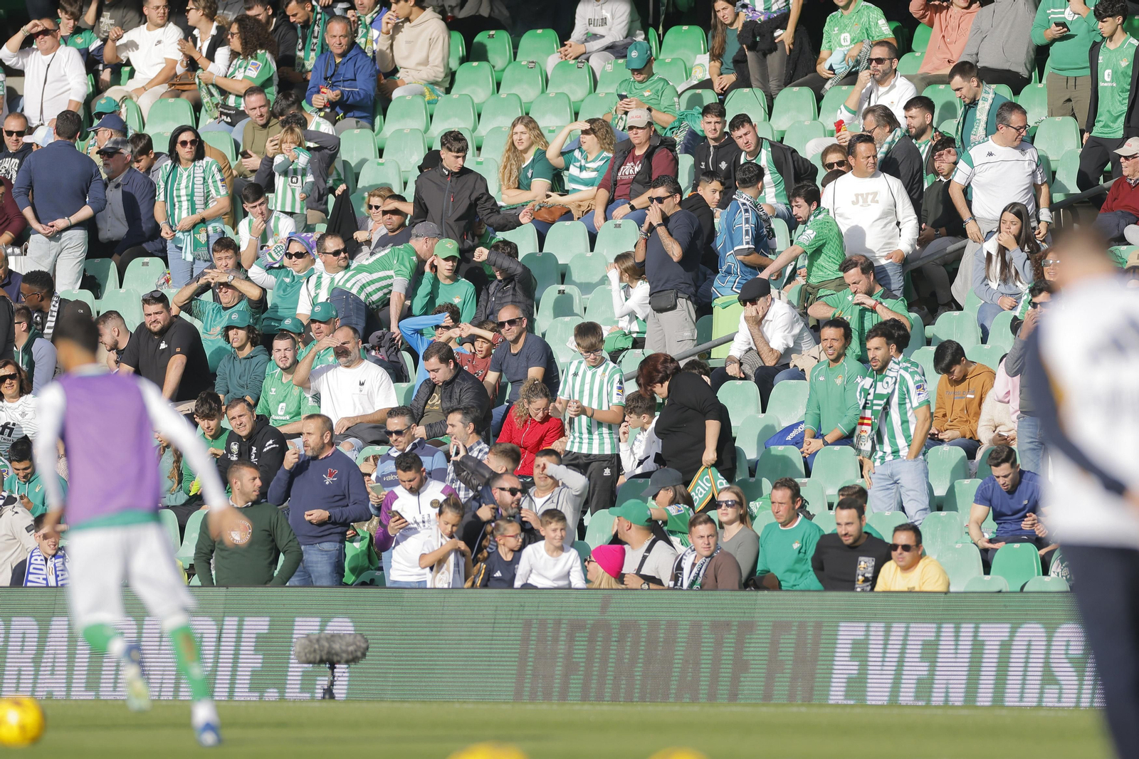 Búscate en las fotos del Betis-Real Madrid