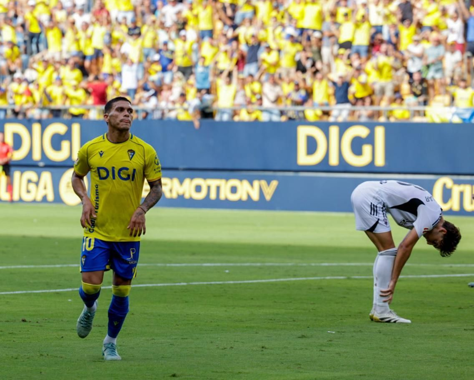 Brian Ocampo en el partido Cádiz-Albacete.