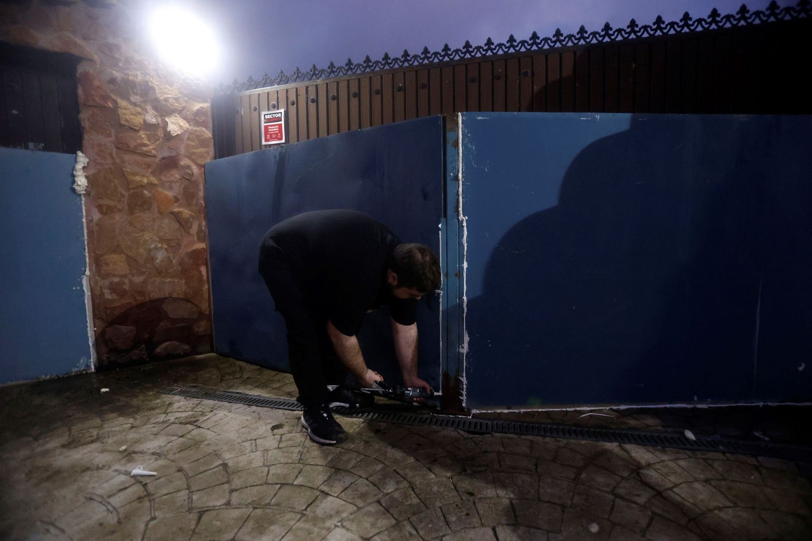 Desalojo de la urbanización La Cigüeña de Alcolea por la crecida del río Guadalquivir