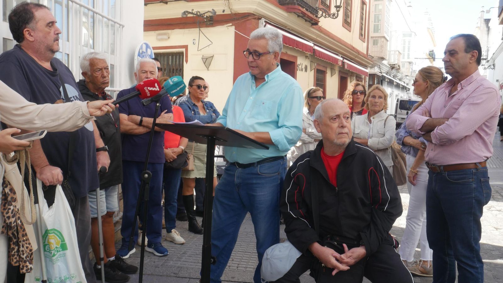 Los afectados se han erigido en plataforma y ya estudian emprender diversas acciones reivindicativas y de protesta.