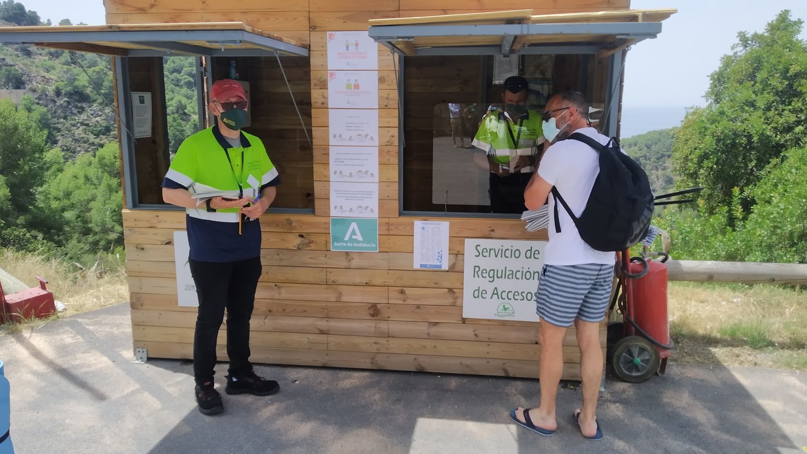 Puesto de control de la lanzadera a Cantarriján