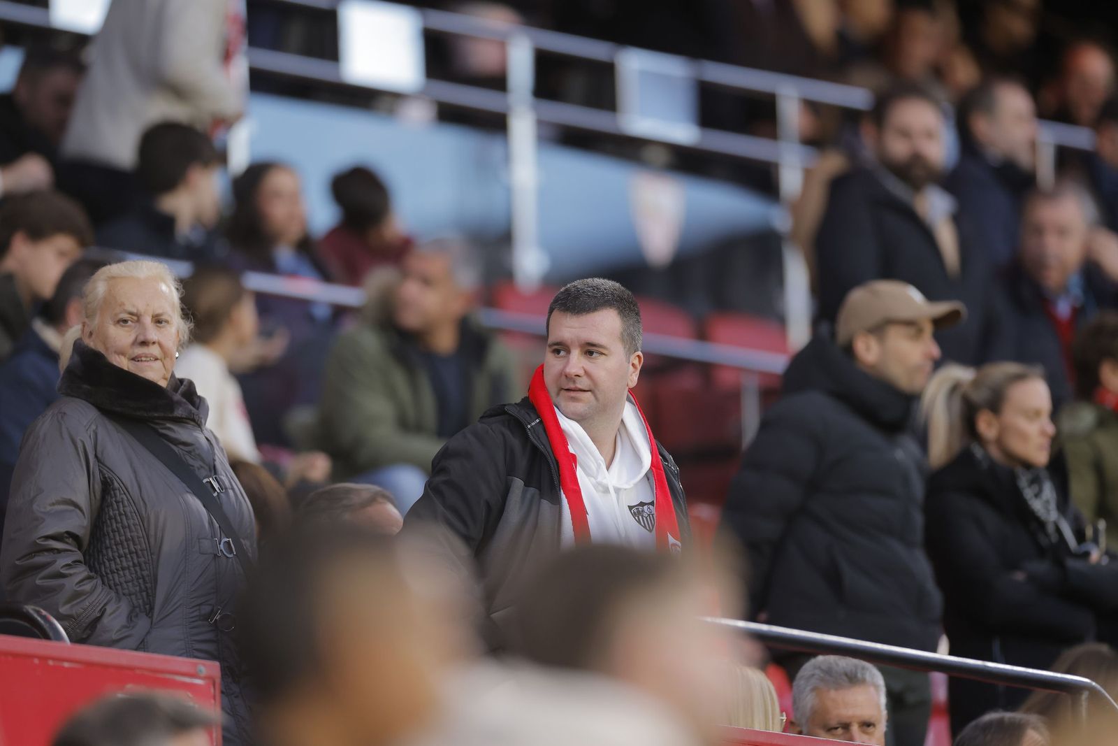 Búscate en las fots del Sevilla fC - Bibao