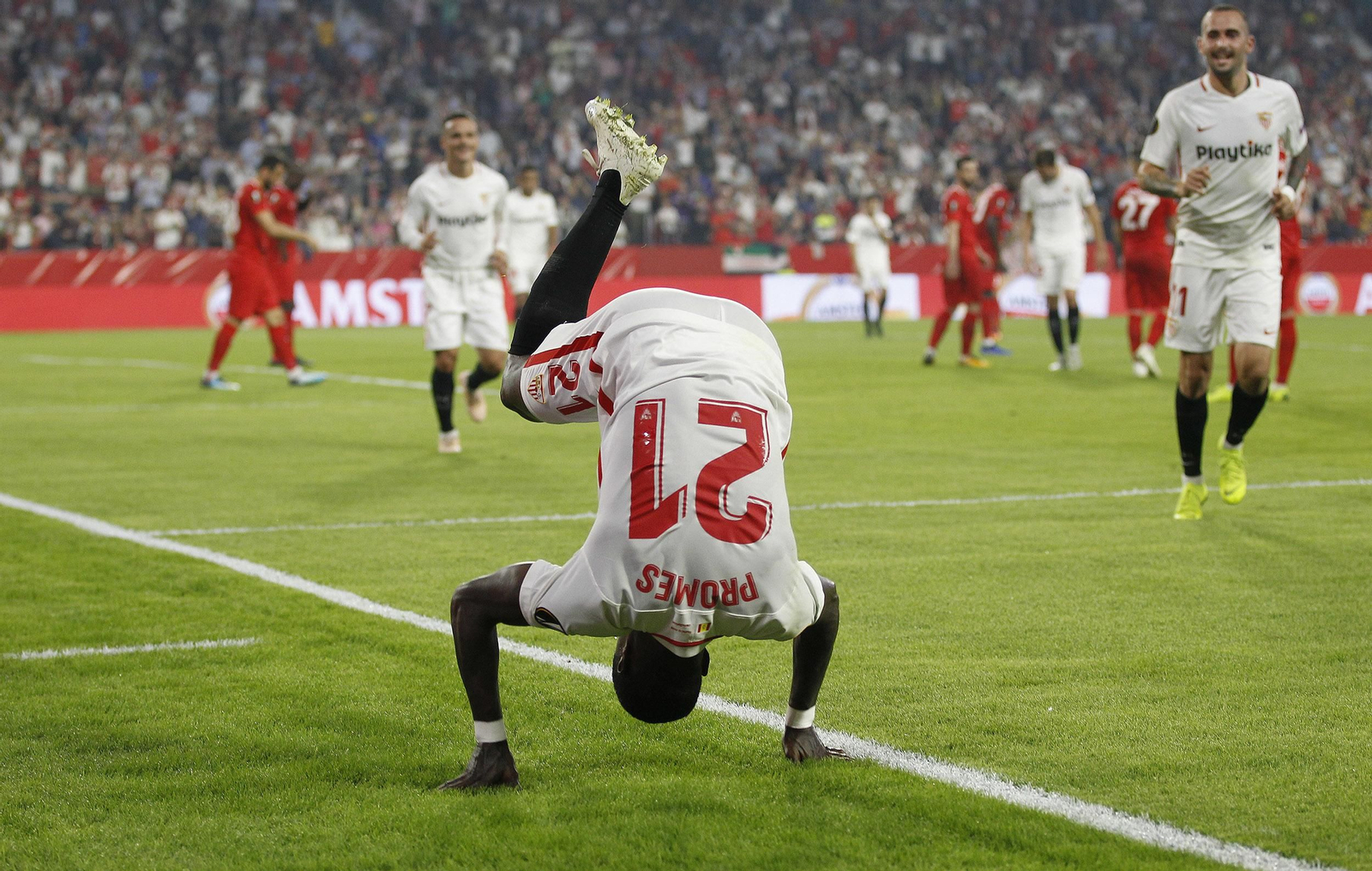 La imágenes del Sevilla-Akhisarspor
